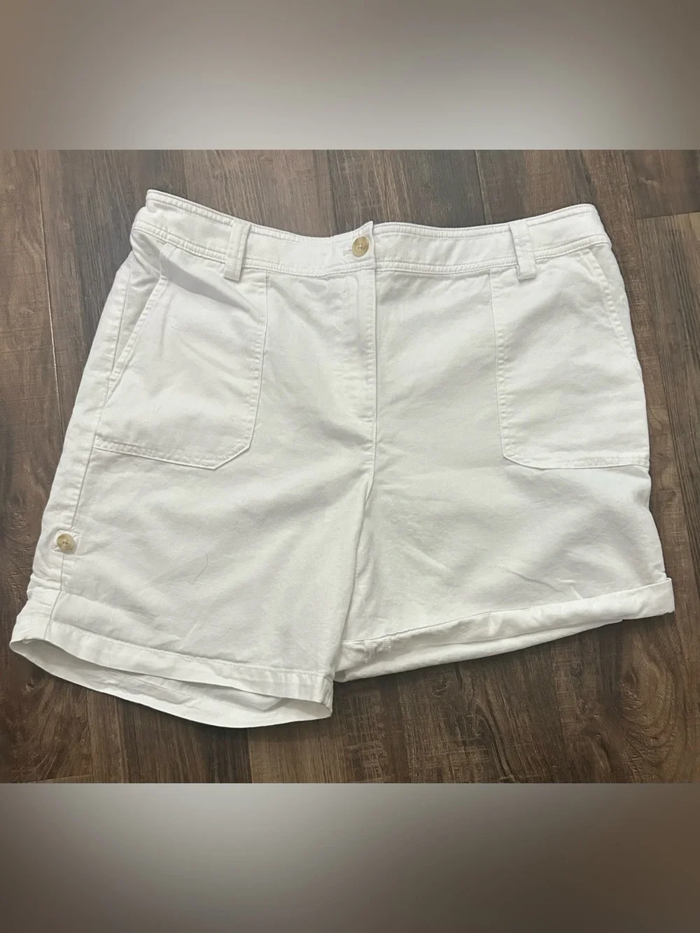 Talbots Size14 White Patch Pocket Shorts, Front Zip,Roll Bottom  6.5/4 in Inseam